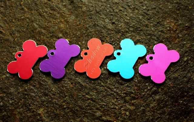 Alu-Hundemarke, Schmuckrand - große Knochen