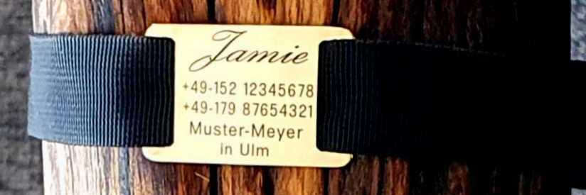 Messing-Plakette für flache Halsbänder mit Breite 23-27 mm, 17,50 €.