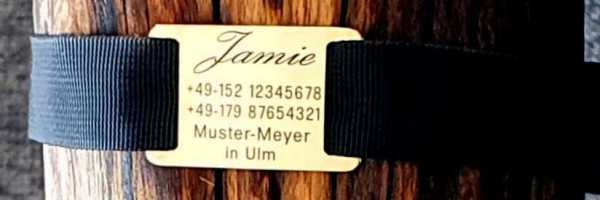 Messing-Plakette für flache Halsbänder mit Breite 23-27 mm, 17,50 €.
