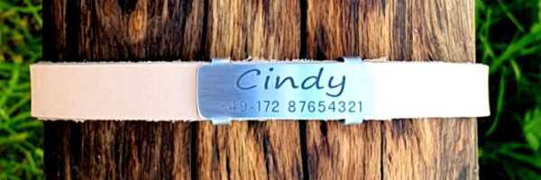 Edelstahl-Plakette für Lederhalsbänder mit Breite 13-16 mm, 16,00 €.