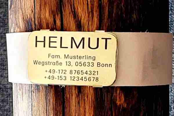 Messing-Plakette für Lederhalsbänder mit Breite 38-41 mm, 23,00 €.